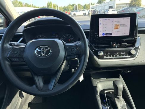 Used 2024 Toyota Corolla LE FWD image 17