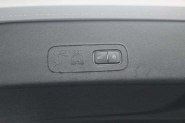 Used 2023 Lincoln Aviator Reserve w/ Equipment Group 201A RWD image 25