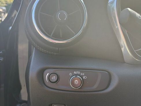 Used 2022 Chevrolet Blazer LT image 13