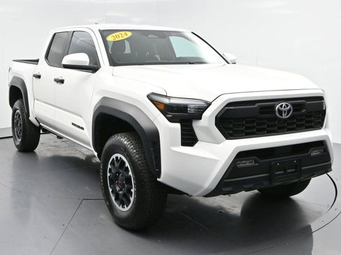Used 2024 Toyota Tacoma TRD Off-Road AWD/4WD image 2