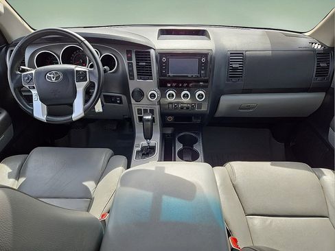 Used 2017 Toyota Sequoia SR5 w/ Premium Package image 18