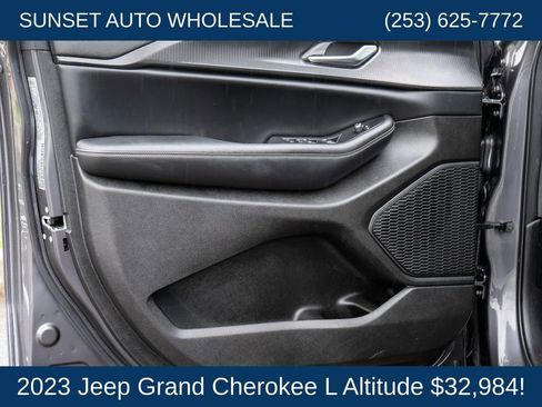 Used 2023 Jeep Grand Cherokee L Altitude image 45