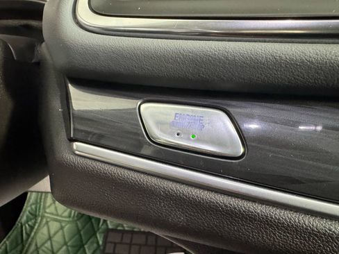 Used 2018 Buick Enclave Essence image 18