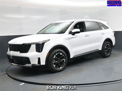 Used 2025 Kia Sorento S image 1