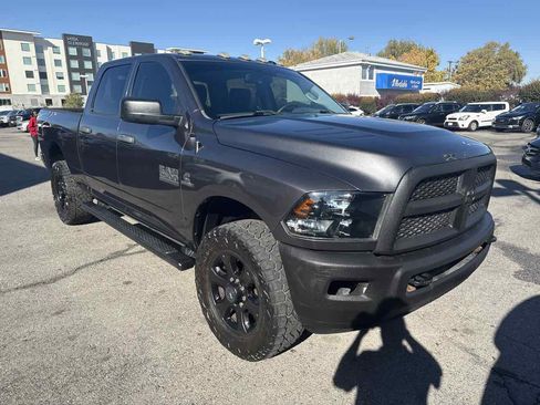 Used 2018 RAM 2500 Tradesman w/ Chrome Appearance Group image 4