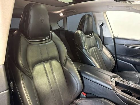 Used 2018 Maserati Levante S GranSport image 28