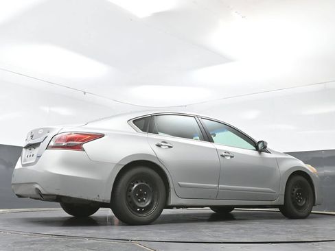 Used 2014 Nissan Altima 2.5 S w/ Display Audio Package FWD image 21