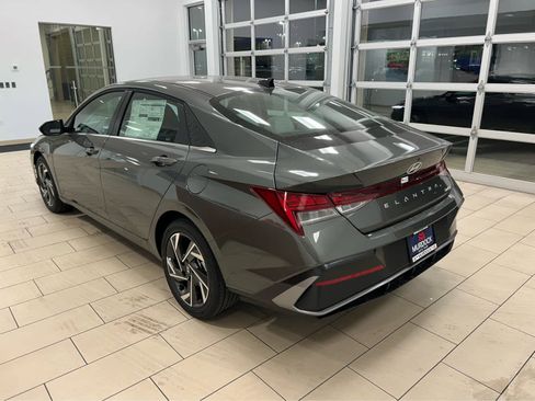 New 2026 Hyundai Elantra Limited image 10