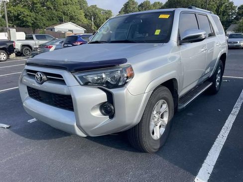 Used 2020 Toyota 4Runner SR5 Premium w/ Moonroof Package RWD image 6