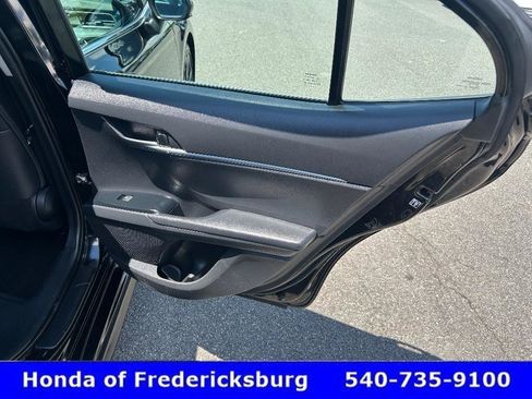 Used 2019 Toyota Camry SE FWD image 12