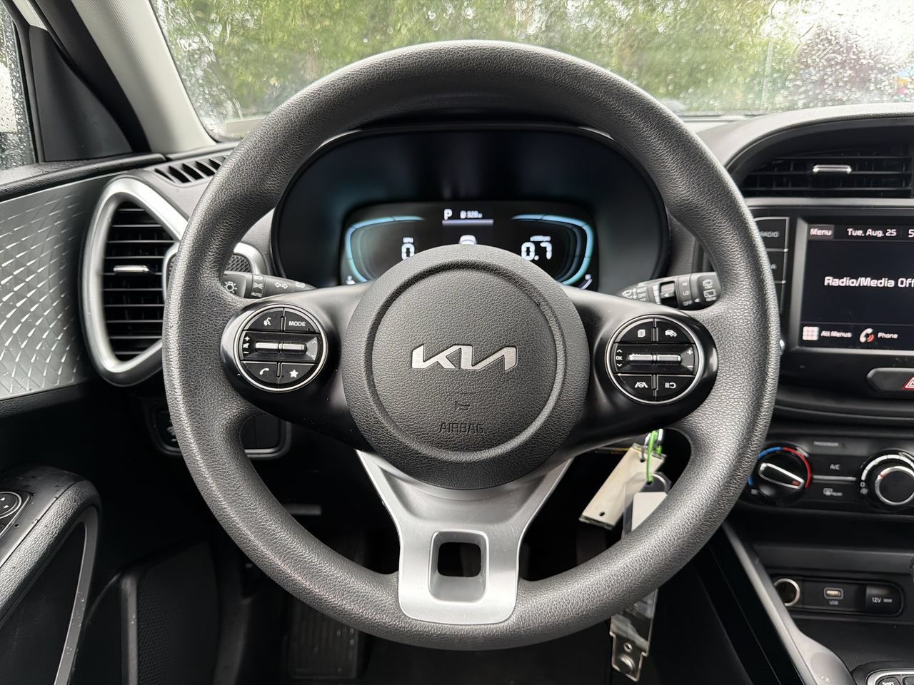 Used 2024 Kia Soul LX w/ Option Group 015 FWD image 14