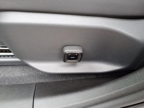 New 2026 Volvo EX30 Plus w/ Climate Package image 15