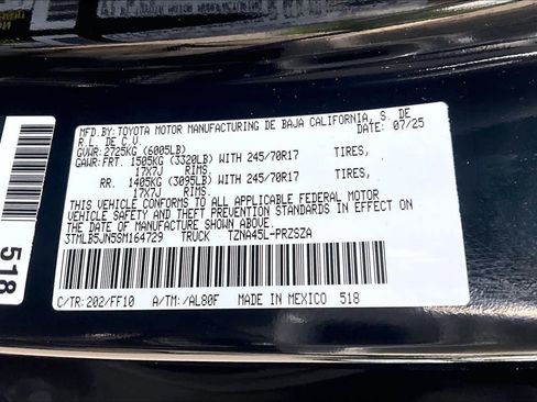 Certified 2025 Toyota Tacoma SR5 AWD/4WD image 33