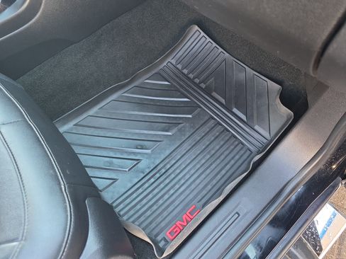 Used 2018 GMC Canyon SLT w/ Driver Alert Package image 28