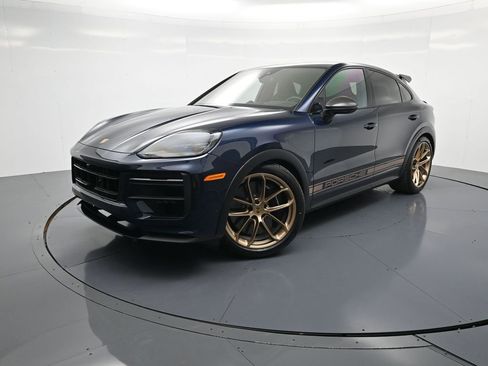 Used 2024 Porsche Cayenne Turbo GT image 28