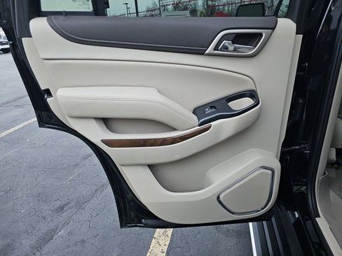 Used 2019 GMC Yukon Denali w/ Denali Ultimate Package image 17