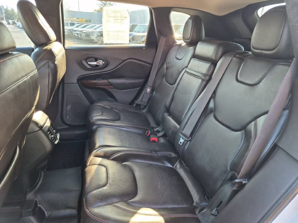 Used 2015 Jeep Cherokee Trailhawk w/ Comfort/Convenience Group AWD/4WD image 14