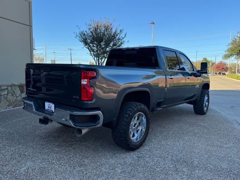 Used 2020 Chevrolet Silverado 2500 LTZ w/ LTZ Texas Edition image 8
