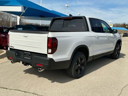 New 2026 Honda Ridgeline Black Edition image 2