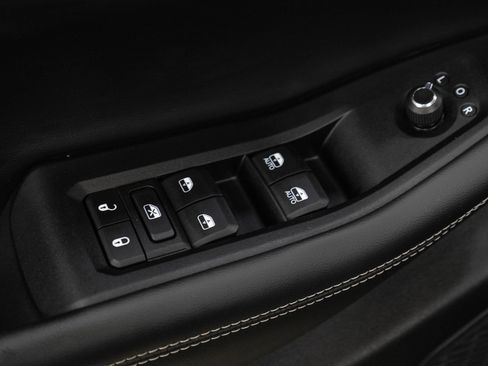 Used 2023 Jeep Grand Cherokee L Limited AWD/4WD image 24