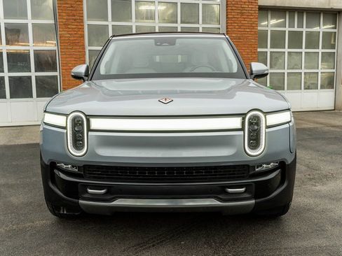 Used 2024 Rivian R1S Adventure image 43