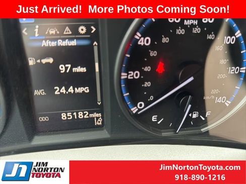 Used 2018 Toyota RAV4 LE image 17