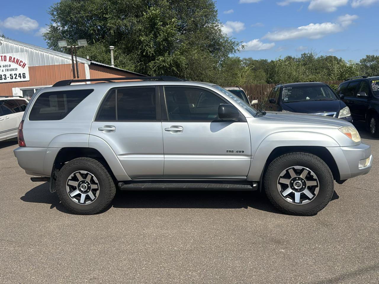 Used 2005 Toyota 4Runner SR5 AWD/4WD image 4