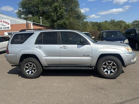 Used 2005 Toyota 4Runner SR5 AWD/4WD image 4