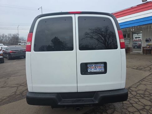 Used 2014 Chevrolet Express 3500 LS image 18