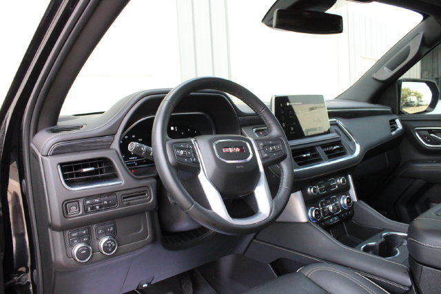 Used 2023 GMC Yukon SLT w/ SLT Luxury Package AWD/4WD image 2