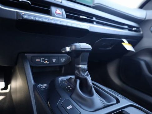 New 2025 Kia K4 LXS FWD image 23