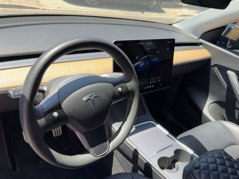 Used 2022 Tesla Model Y Performance AWD/4WD image 5