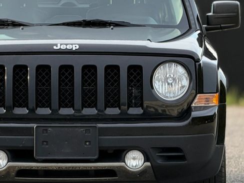 Used 2017 Jeep Patriot High Altitude AWD/4WD image 12
