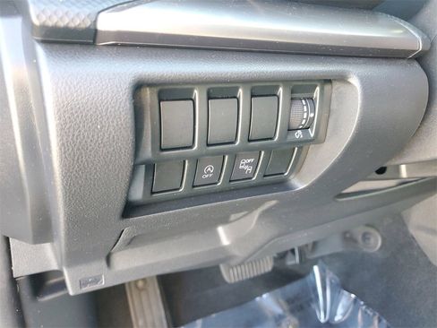 Used 2020 Subaru Forester Premium image 21