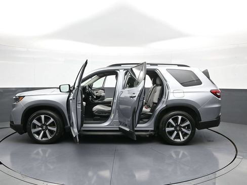 Certified 2023 Honda Pilot Touring image 45