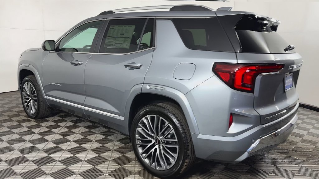 New 2027 GMC Terrain Denali w/ LPO, Floor Liner Package AWD/4WD image 9