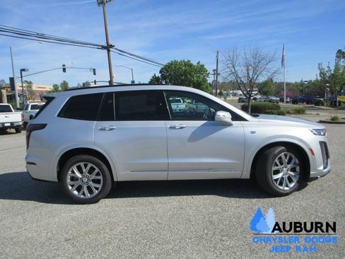 Used 2020 Cadillac XT6 Sport image 2