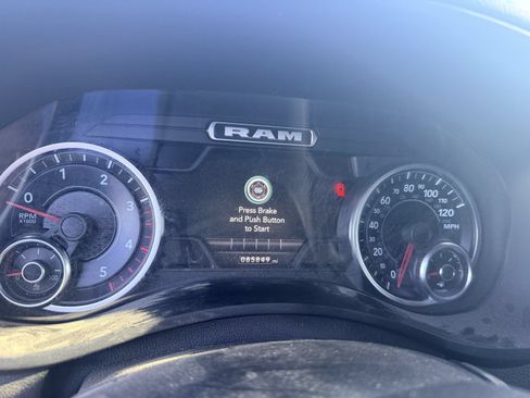 Used 2022 RAM 2500 Laramie AWD/4WD image 3