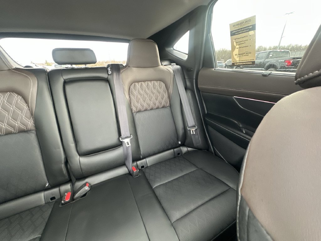 Used 2025 Nissan Murano Platinum w/ Cargo Package AWD/4WD image 14