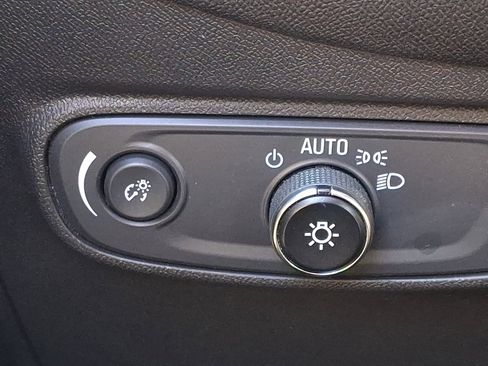 Used 2022 Chevrolet Equinox LS image 22