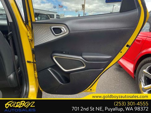 Used 2020 Kia Soul LX FWD image 19