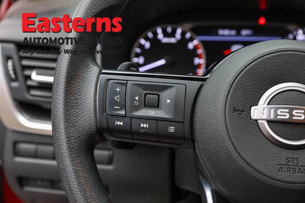 Used 2023 Nissan Rogue SV AWD/4WD image 15