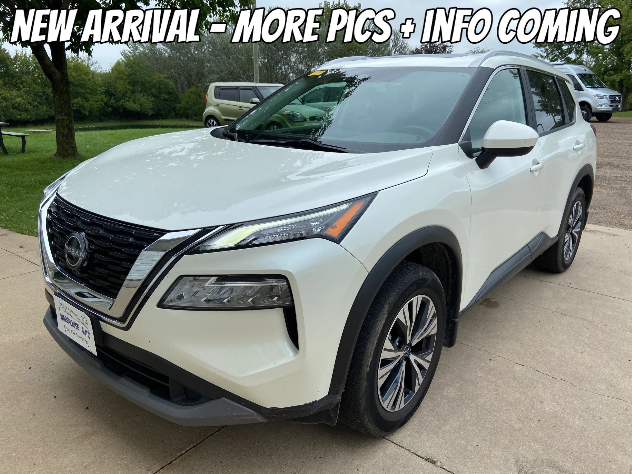 Used 2023 Nissan Rogue SV w/ SV Premium B Package AWD/4WD image 1