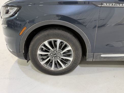 Used 2023 Lincoln Nautilus AWD w/ Premium Package image 9