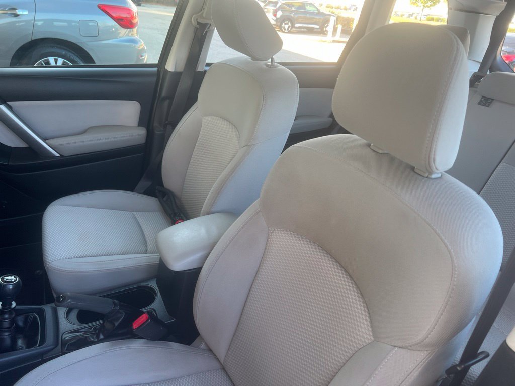 Used 2016 Subaru Forester 2.5i AWD/4WD image 5