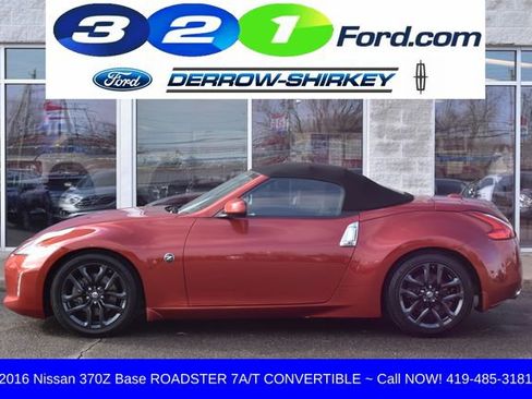 Used 2016 Nissan 370Z Roadster RWD image 2