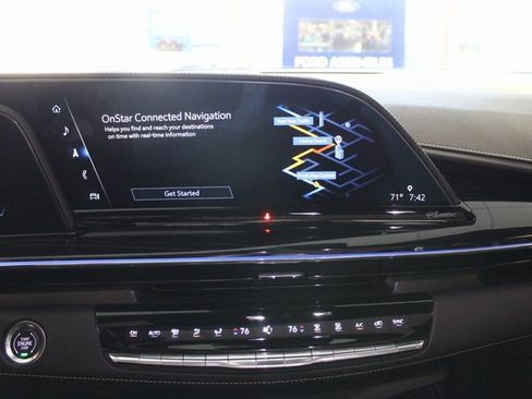 Used 2024 Cadillac Escalade Sport w/ LPO, ONYX Package image 35