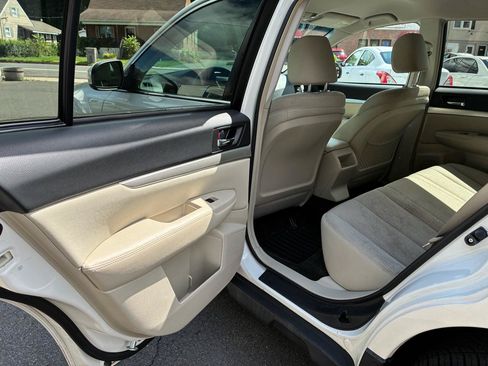 Used 2012 Subaru Outback 2.5i Premium w/ All-Weather Pkg AWD/4WD image 23