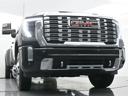 Used 2024 GMC Sierra 3500 Denali w/ Denali Reserve Package AWD/4WD image 43