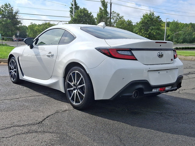 Used 2022 Toyota GR86 RWD image 22